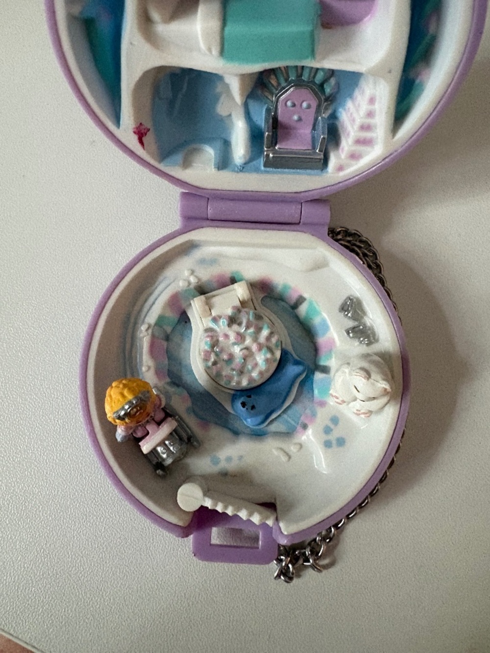 Vintage Bluebird Polly Pocket Jeweled Iceland 1992